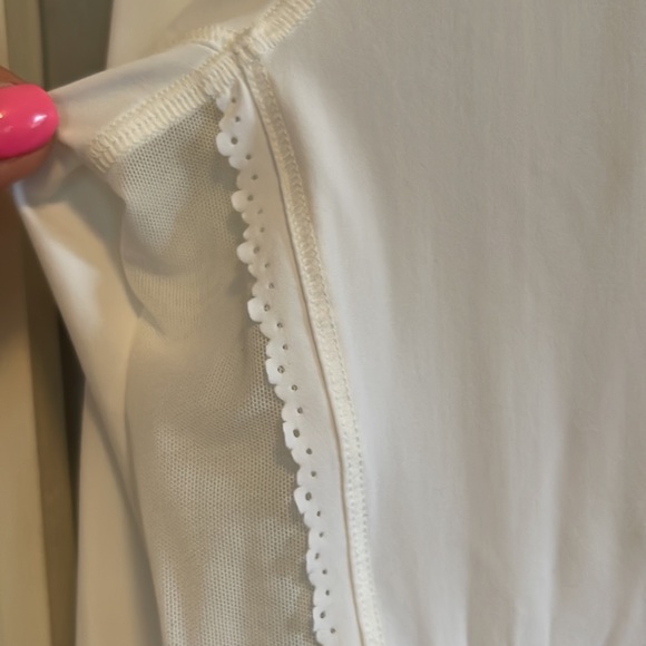 Lululemon White Long Sleeve Top with thumb holes - Picture 4 of 7